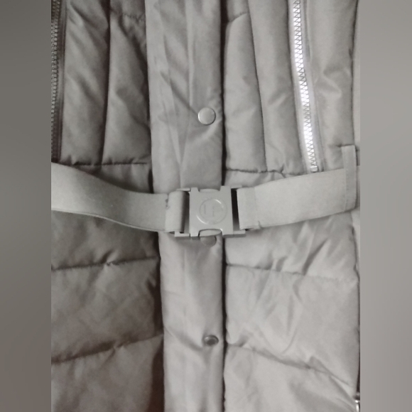 London Fog Faux-Fir Hood Puffer Jacket Size Large - Picture 3 of 12